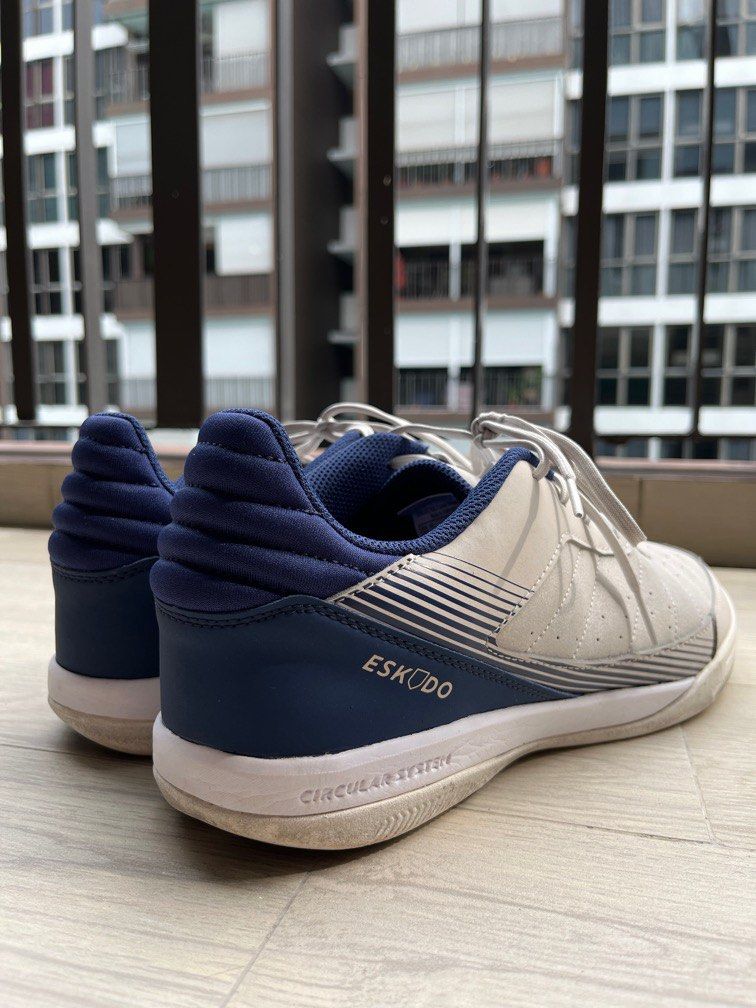 Futsal discount shoes decathlon