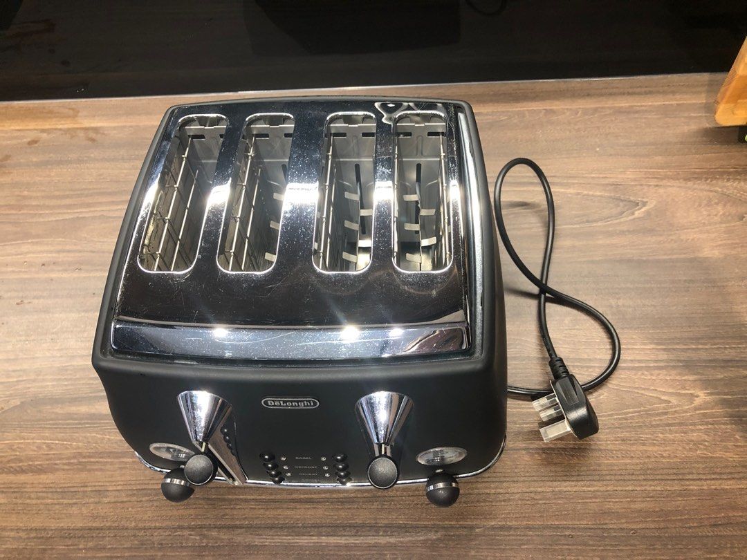 Delonghi Toaster Distinta Moments 4 Slice Black, TV & Home