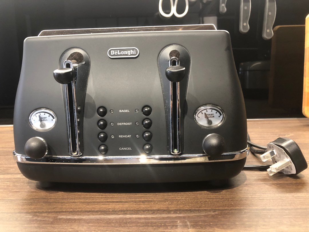 Delonghi Toaster Distinta Moments 4 Slice Black, TV & Home