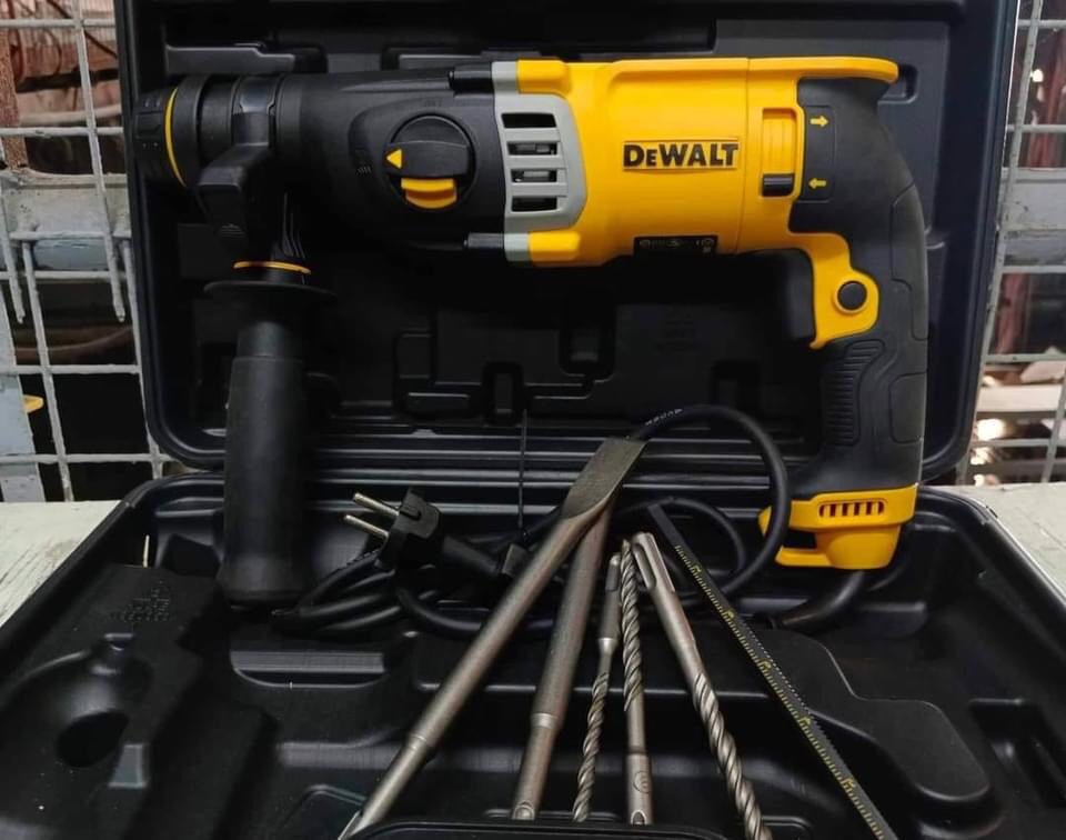 Dewalt D2513 Heavyduty Rotary Chipping Gun, Commercial & Industrial, Construction Tools