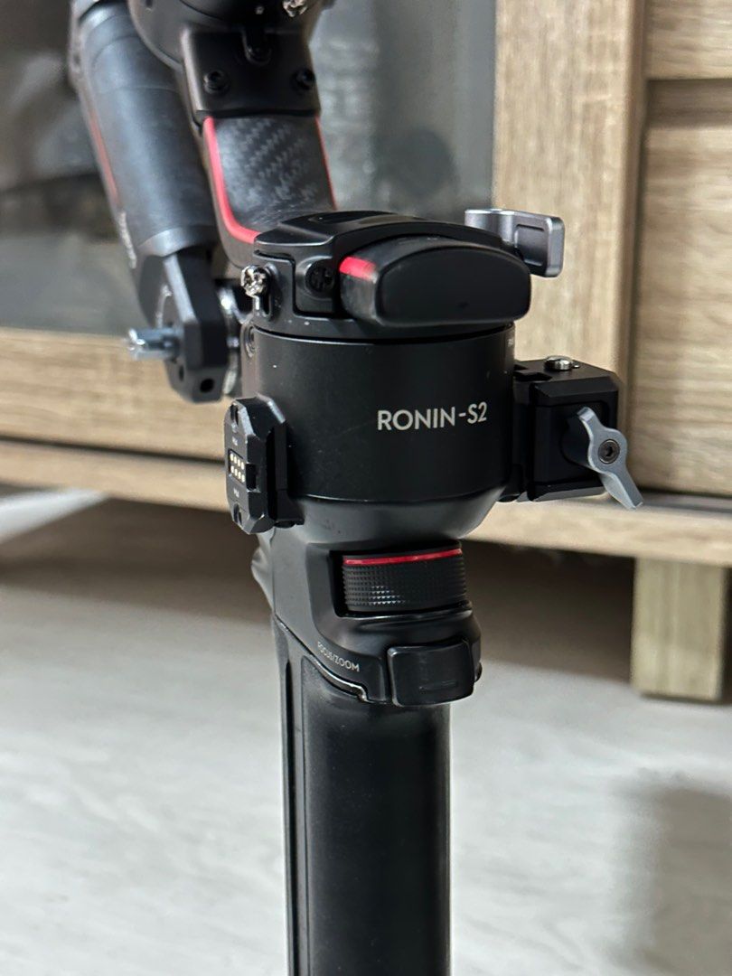 DJI RS2 Pro Combo, Photography, Photography Accessories, Gimbals & Stabilisers on Carousell
