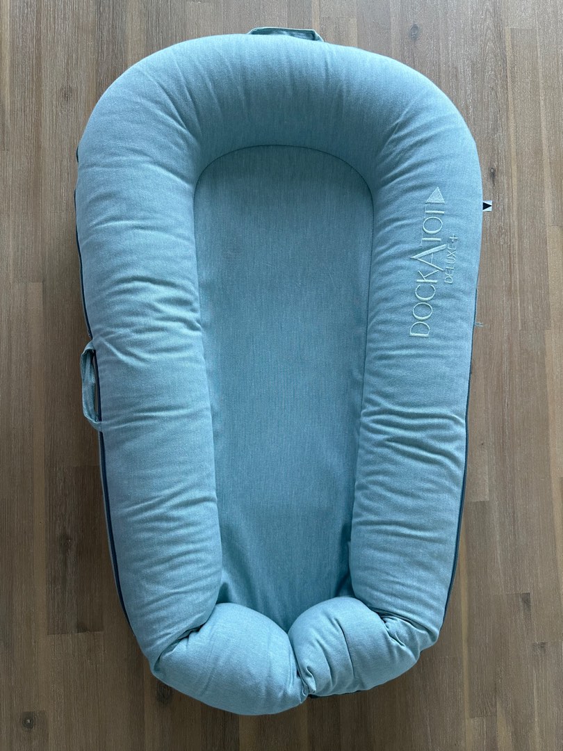 Dockatot Deluxe Plus Green Dock a tot Deluxe +, Babies & Kids, Baby