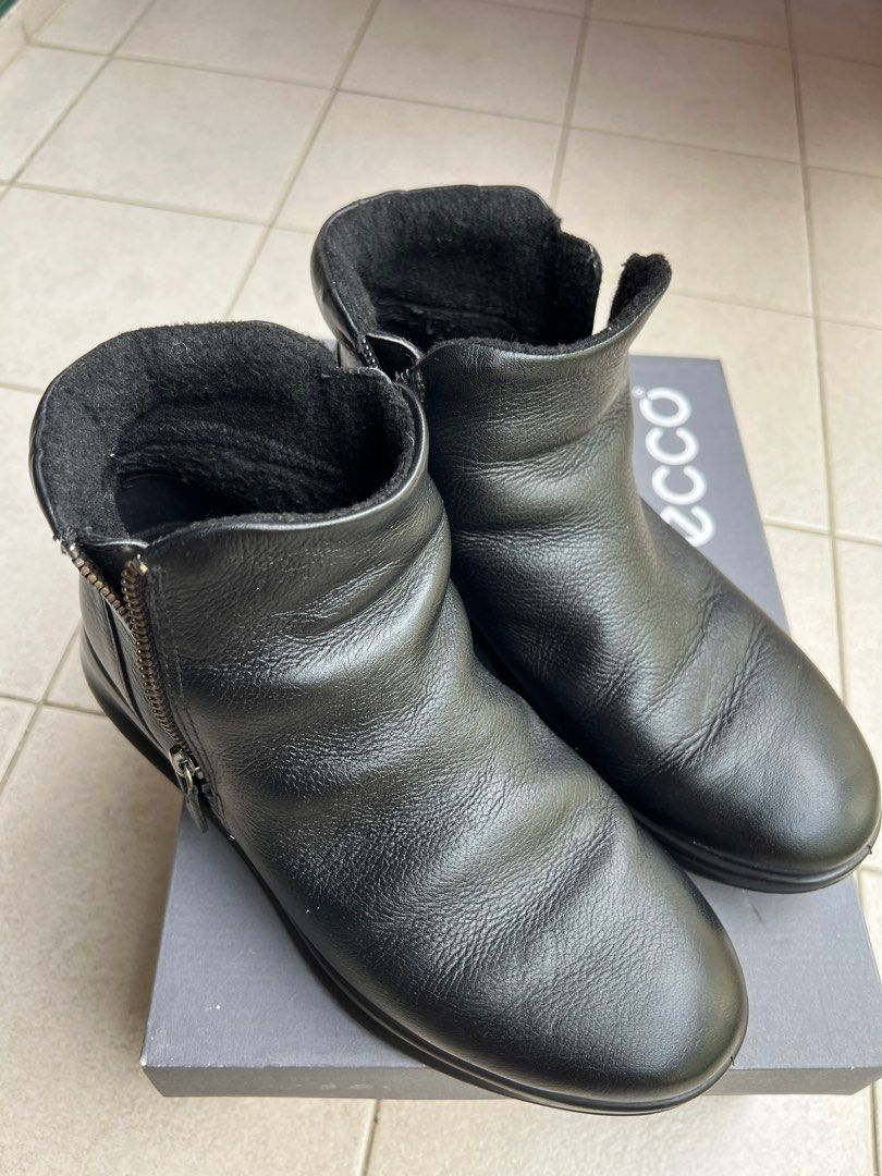 ecco Aquet boots Women s Fashion Footwear Boots on Carousell