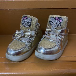 (Category: ) located in . Submitted by elrosecouture_ (Listing ID 1261133512, Image 1). Description: .