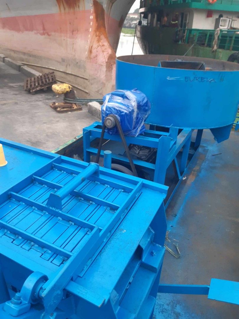 Jacket Chb Machine Heavy duty chb machine, Commercial & Industrial, Construction Tools ...