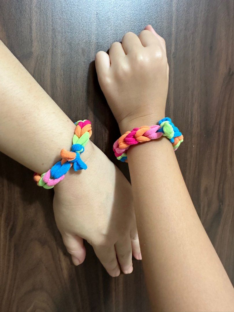Children's rubber band top bracelets