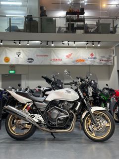 Honda CB400 Revo