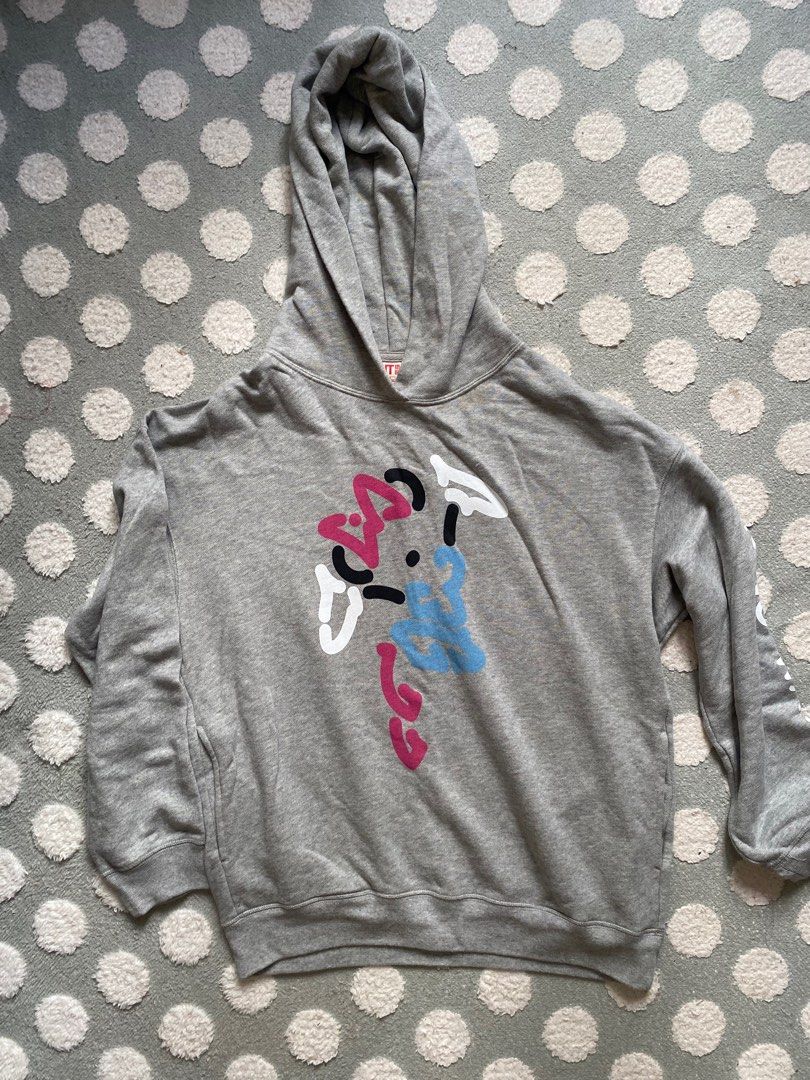 Uniqlo sales disney sweater