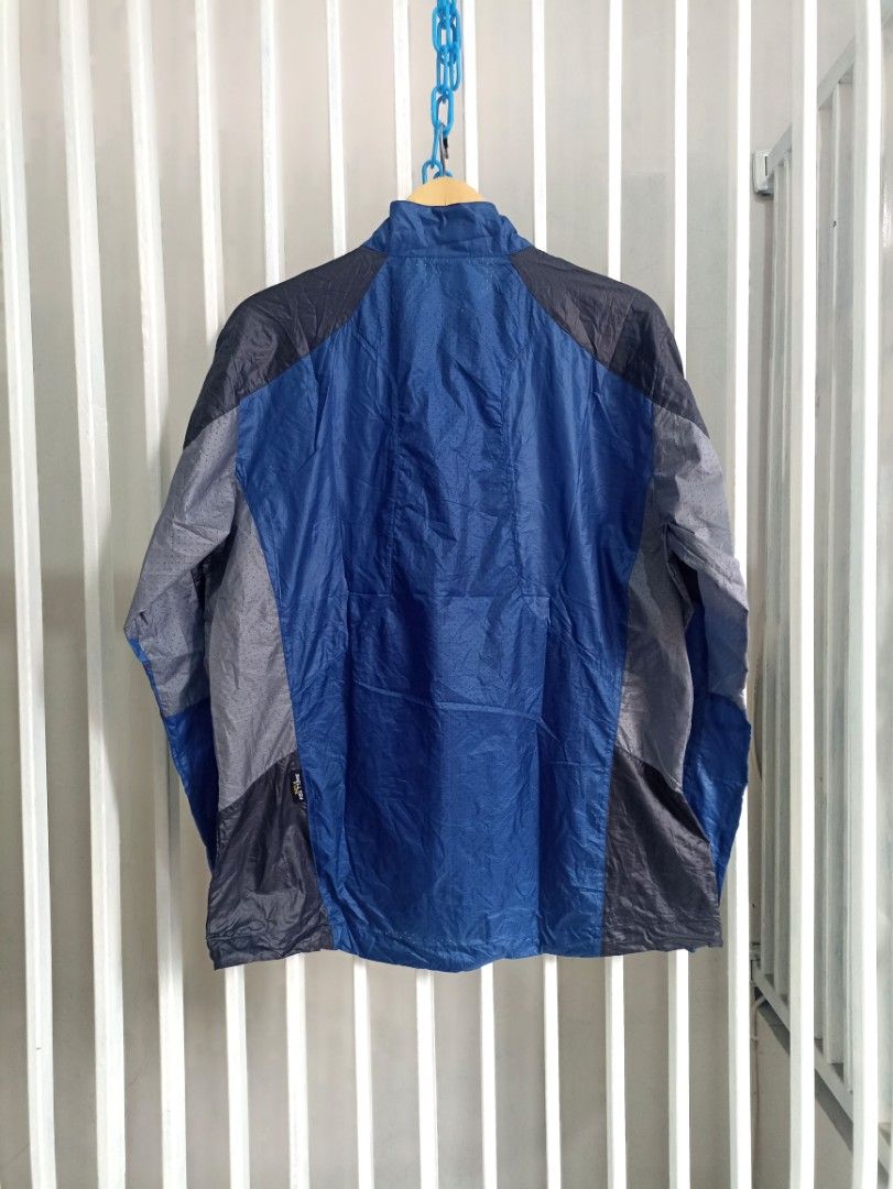 Jaket The red face running, Fesyen Pria, Pakaian , Baju Luaran di Carousell