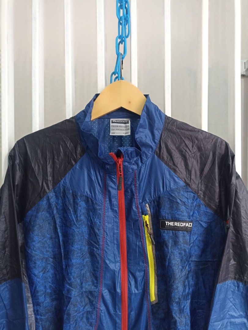 Jaket The red face running, Fesyen Pria, Pakaian , Baju Luaran di Carousell