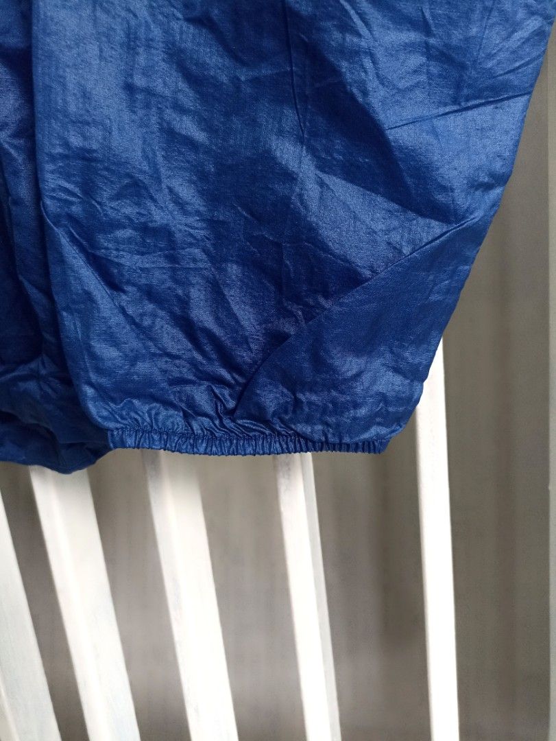 Jaket The red face running, Fesyen Pria, Pakaian , Baju Luaran di Carousell