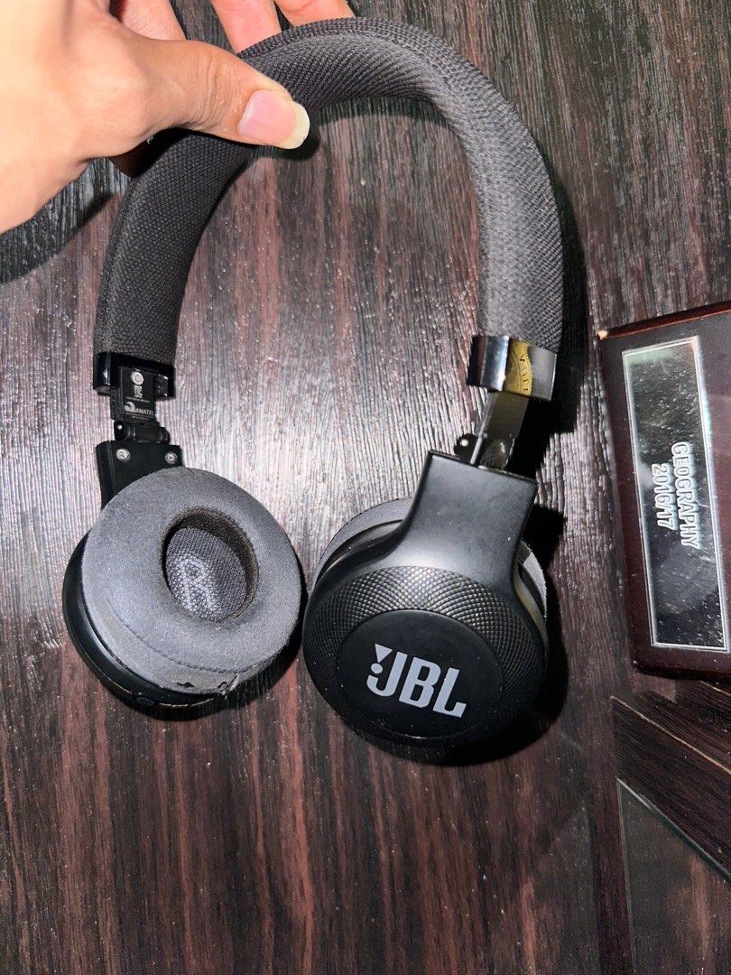Jbl e45bt sales vs jbl t500bt