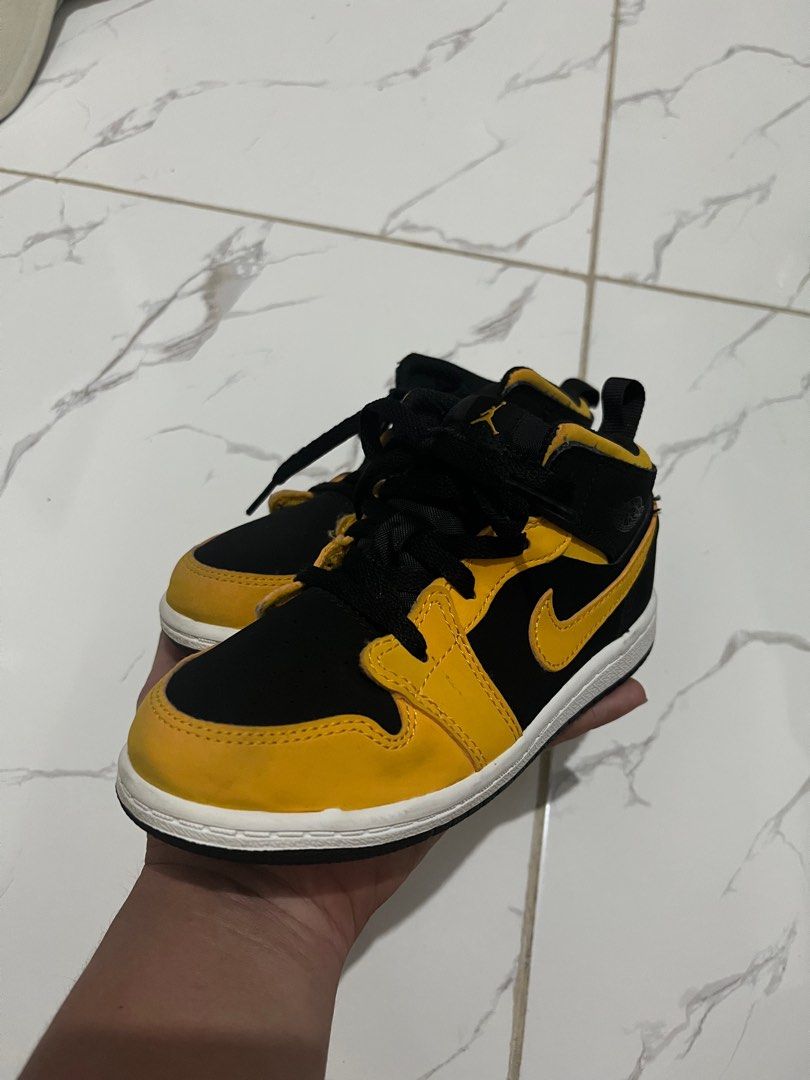 Jordan 1 deals new love reverse