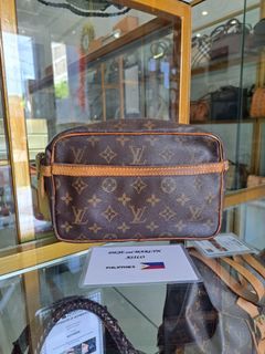 Eva cloth handbag Louis Vuitton Brown in Cloth - 32634675