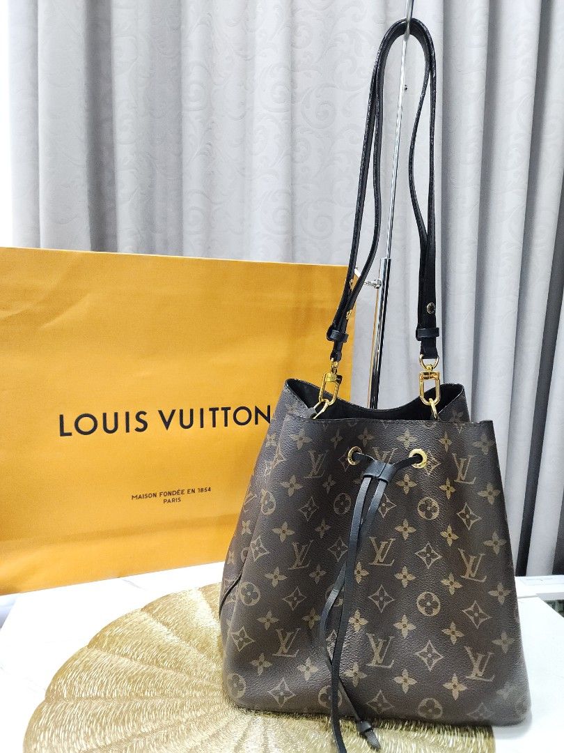 Kept Unused LV Patent Calfskin White Monogram Cherrywood BB Crème Vernis  Alma BB Neverfull Looping Keepall Twist Dauphine Onthego Speedy Mini Nano  Bucket Metis Capucines Lockme Damier Ebene Pochette Vanity Wallet  Accesorries