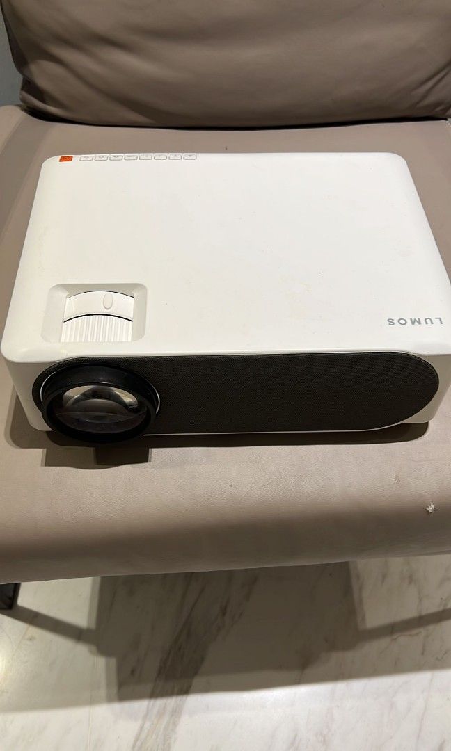 Lumos Auro Projector Second hand, TV & Home Appliances, TV