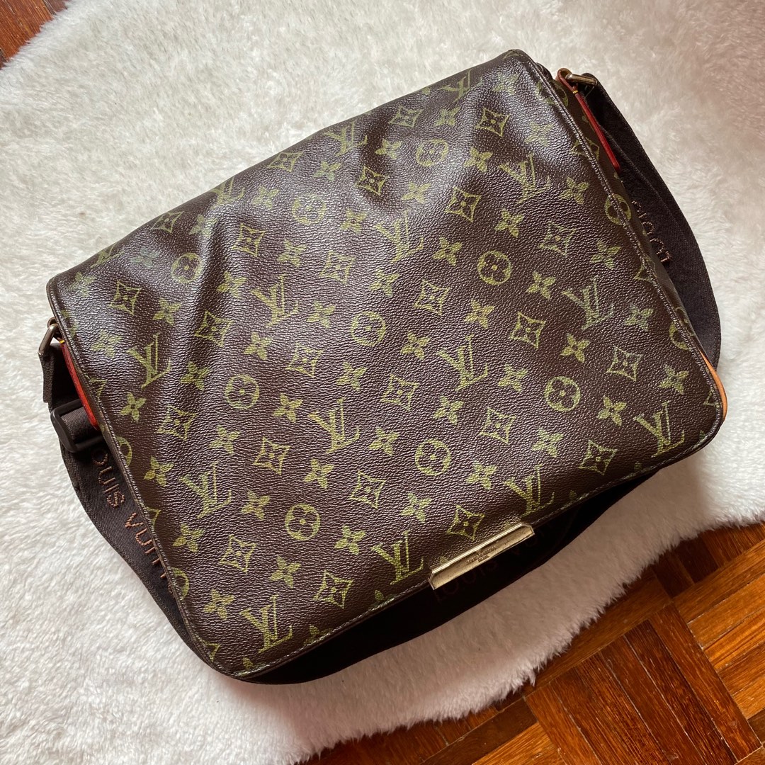 LOUIS VUITTON N42250 BLOOMSBURY GM SLING SHOULDER BAG, Luxury, Bags &  Wallets on Carousell