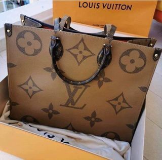What Goes Around Comes Around Louis Vuitton Black AB Monogram Saintonge Camera  Bag