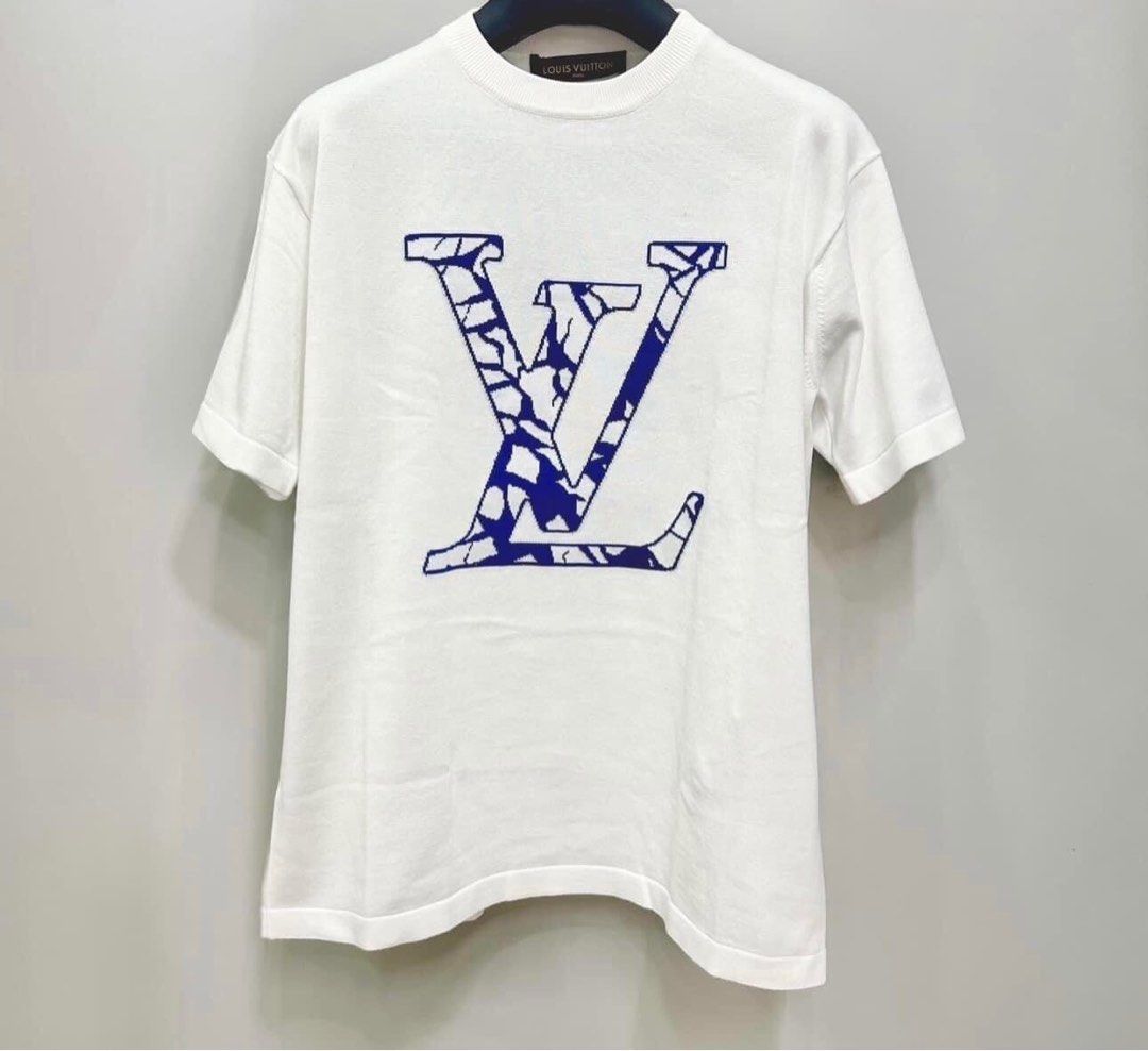 LOUIS VUITTON 3D POCKET MONOGRAM TEE (White), Men's Fashion, Tops & Sets,  Tshirts & Polo Shirts on Carousell