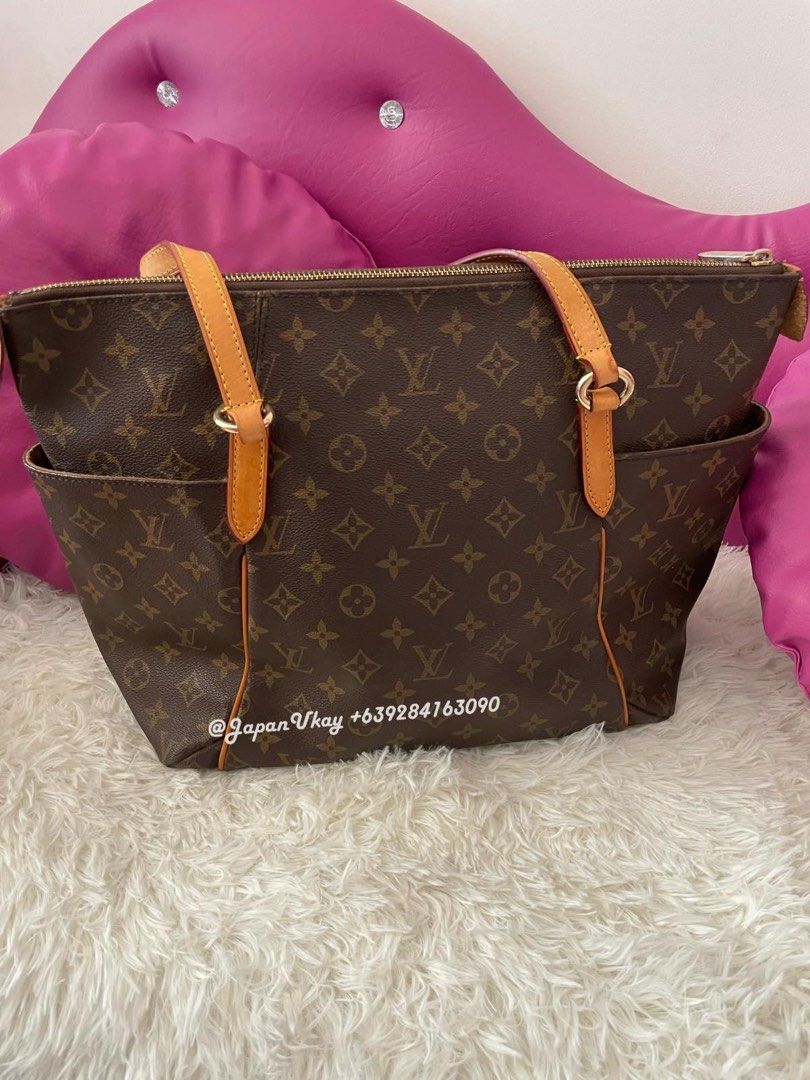 LV Totally GM Tote, Luxury, Bags & Wallets on Carousell