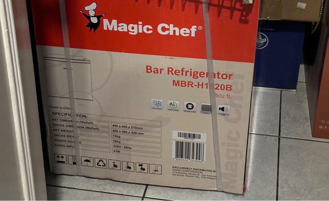 Magic Chef Bar Refrigirator, TV & Home Appliances, Kitchen Appliances