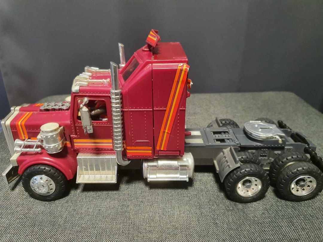 M.A.S.K Kenner Mask 1985 Rhino with Matt Trakker and Bruce Sato ...