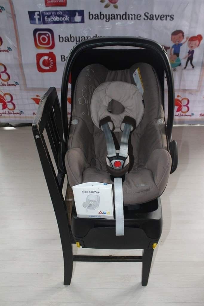 Maxi Cosi Pebble Infant Carrier Baby Carseat With ISOFIX MOUNT
