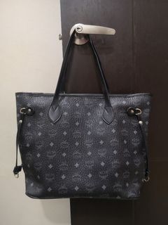 (Category: ) located in . Submitted by handbag_cun (Listing ID 1261012744, Image 1). Description: .