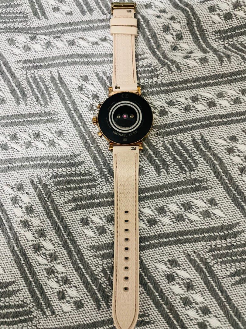 MICHAEL KORS Gen 4 Sofie HR Smartwatch in Pink Croc Embossed Silicone MKT5068