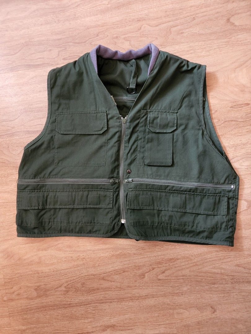 Military Green Reversible Vest (Category: Coats, Jackets and Outerwear) located in Quezon City. Submitted by themoreofless (Listing ID 1252701743, Image 2). Description: pit to pit 25 length 20 issue: button 1400php mb.