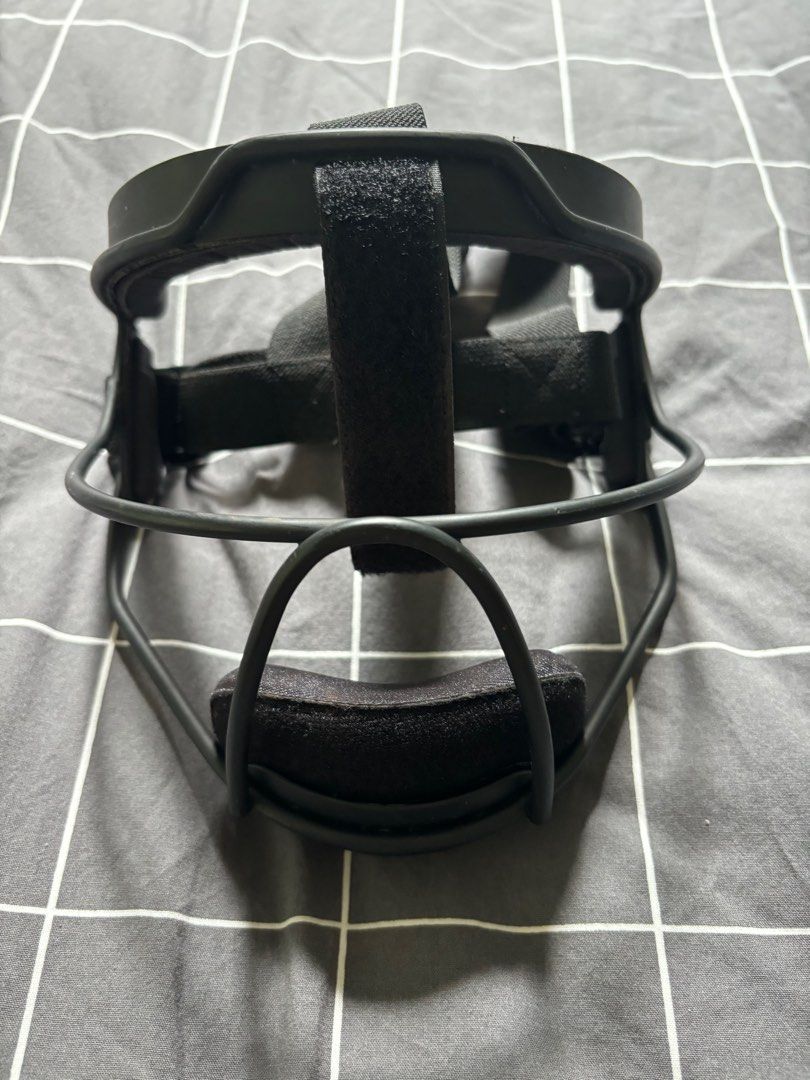 Mizuno Softball face shield (child), Sports Equipment, Sports & Games