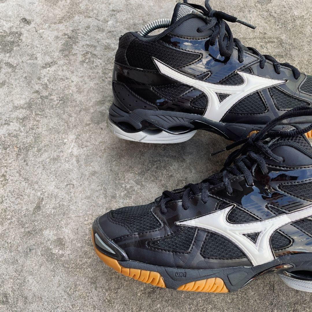 Mizuno Wave Bolt 4 Luxury Sneakers Footwear on Carousell