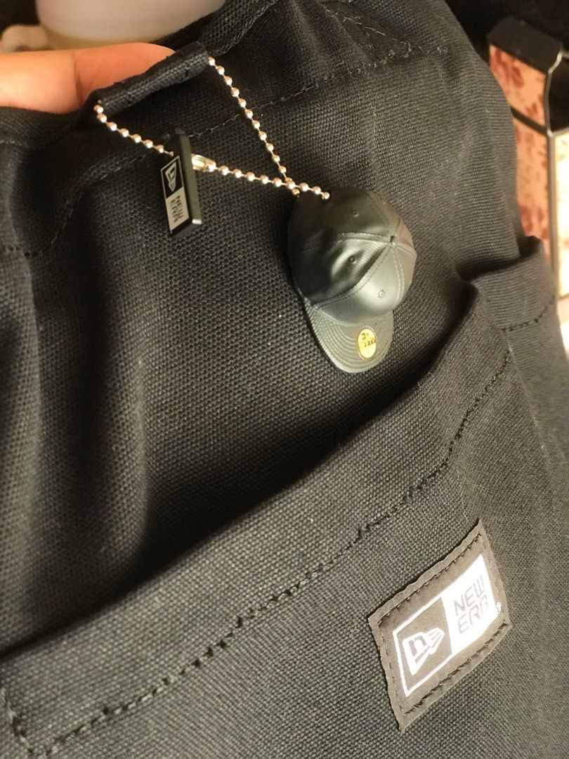 NEW ERA 59FIFTY keychain, Men's Fashion, Watches & Accessories, Caps ...