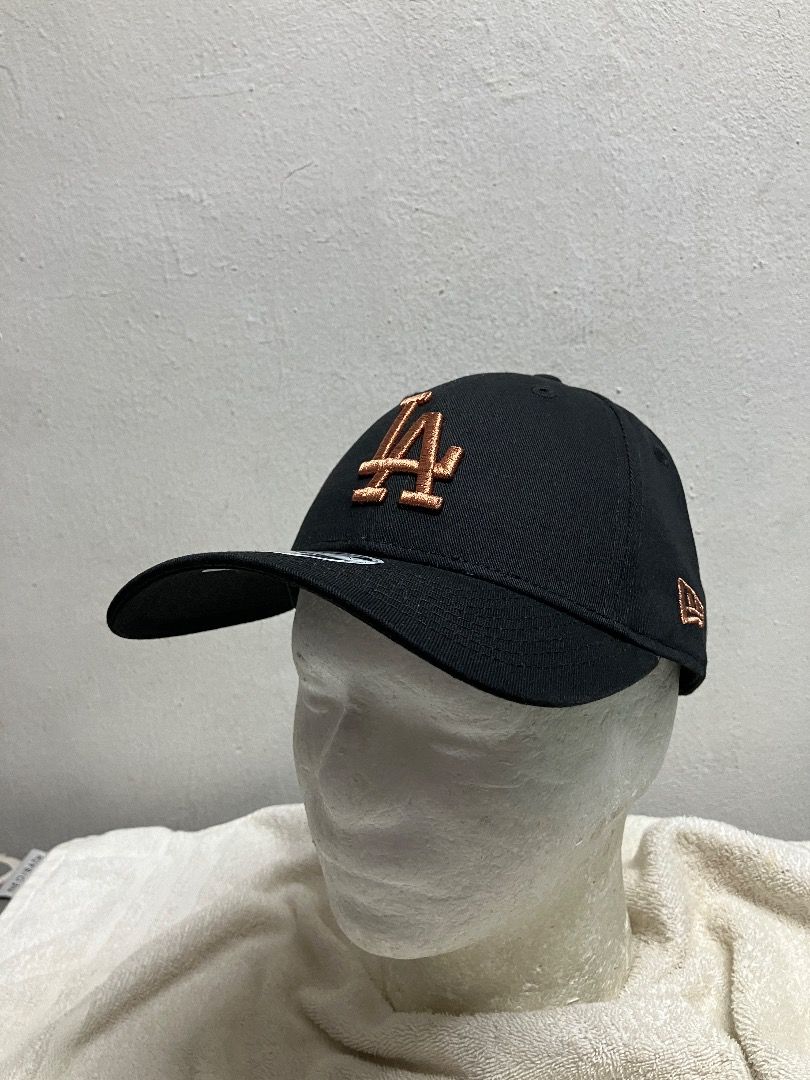 New era 9forty exclusive black cap with rose gold ny top