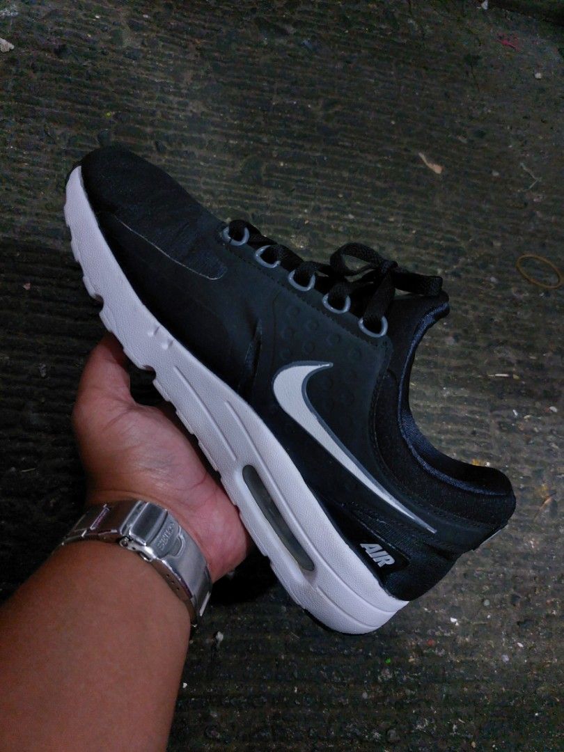 Air max zero deals black white wolf grey