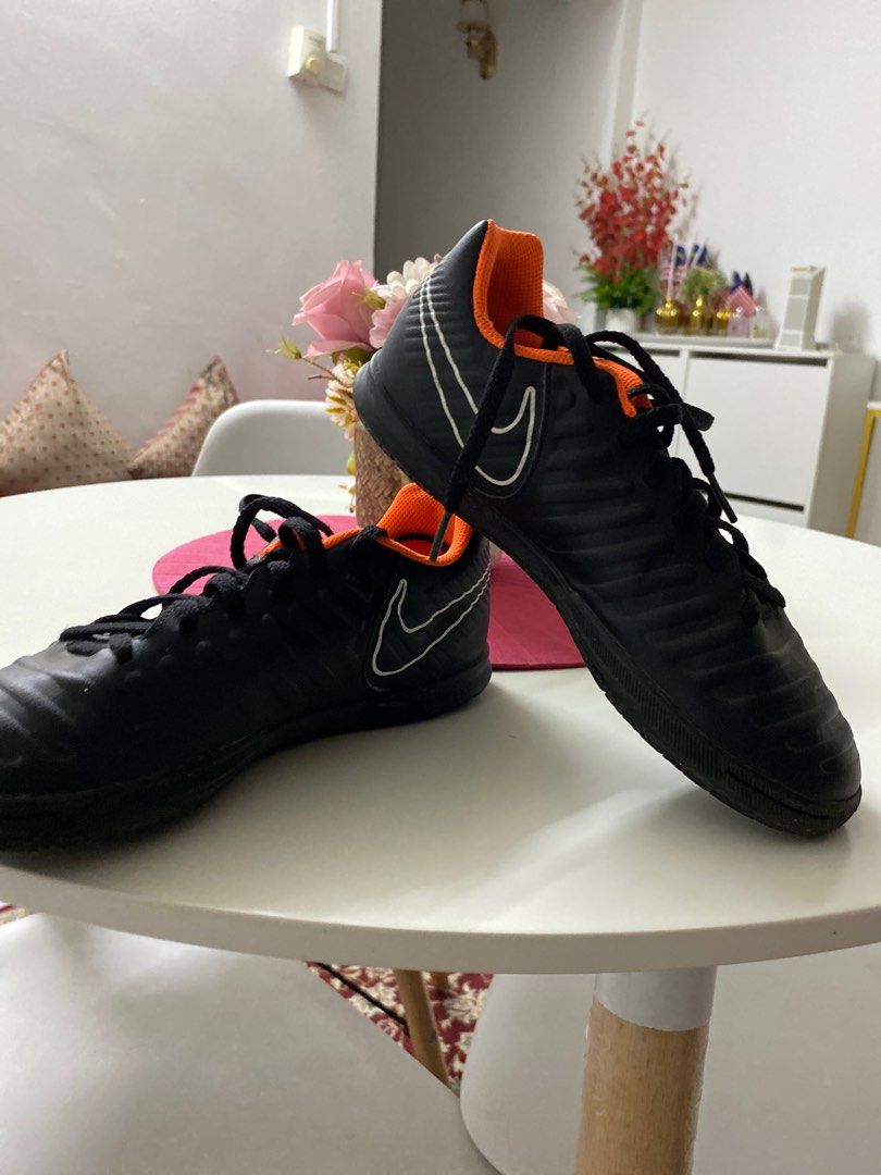 Kasut futsal nike tiempo x top