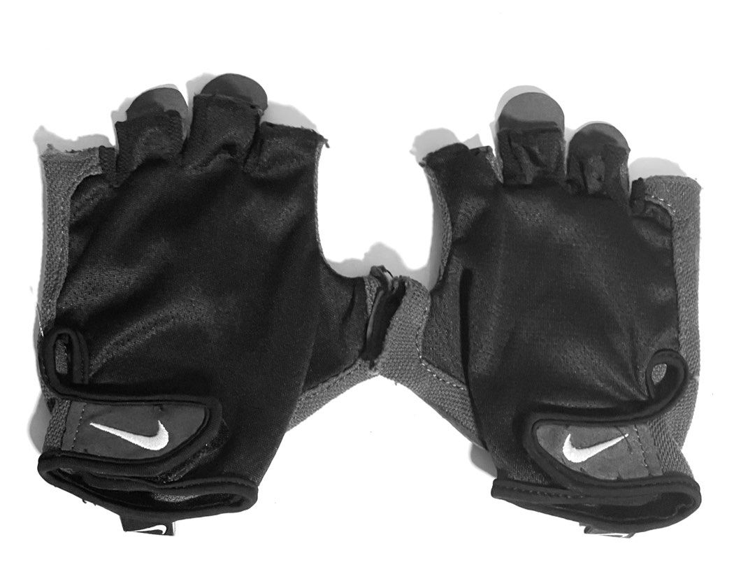 Authentic Nike training gym exercise gloves weightlifting lifting