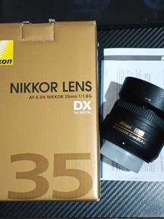 Nikon 35mm DX 1.8G DSLR Camera Lens with box