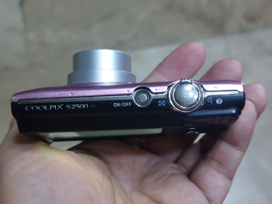 nikon coolpix s2500 ccd sensor (Category: Cameras) located in Manila. Submitted by jonrick.co (Listing ID 1261042874, Image 3). Description: pakibasa po muna ang ads bago mag pm working condition issues: defective built in flash at may konti maputi sa side ng left and upper wont affect performace output unit battery strap universal charger.