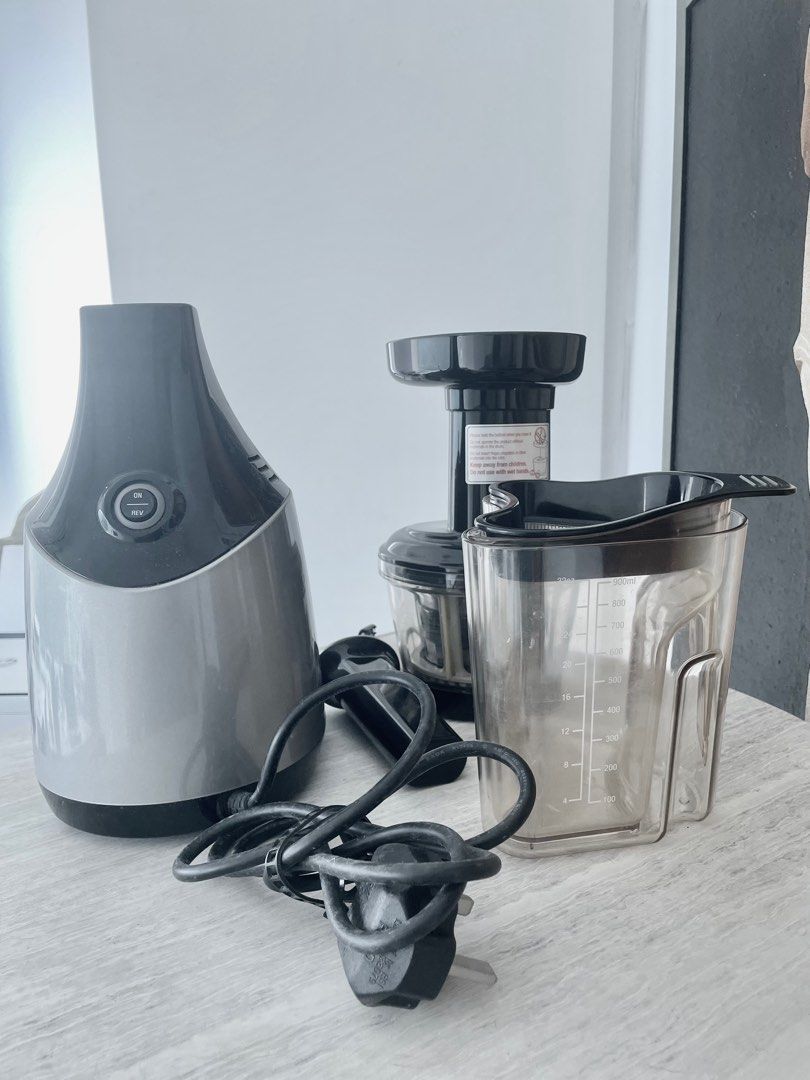 Omega VRT400 Vertical Juicer, 家庭電器, 廚房電器, 榨汁機及攪拌機 Carousell