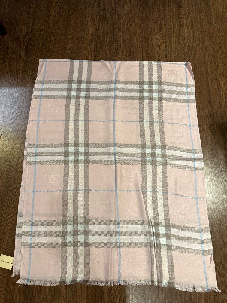 Light pink burberry scarf deals