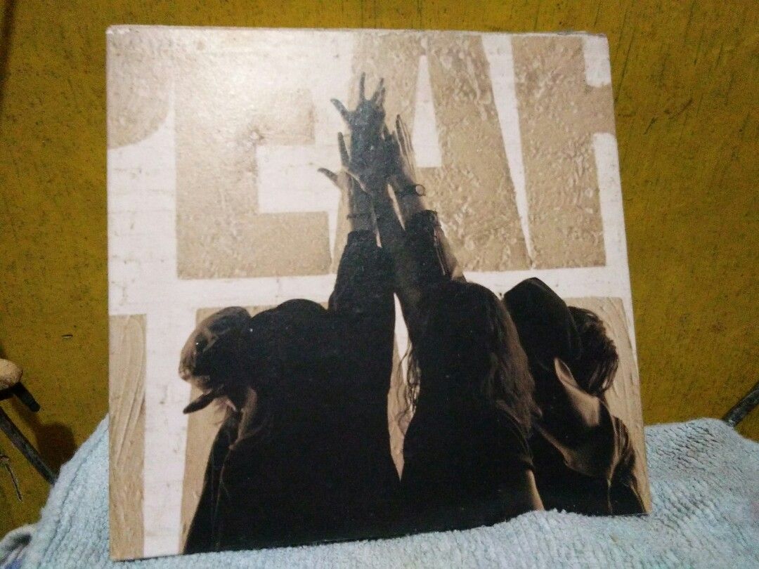 PEARL JAM - TEN (REDUX) 2 CD REMASTERED, Hobbies & Toys, Music & Media