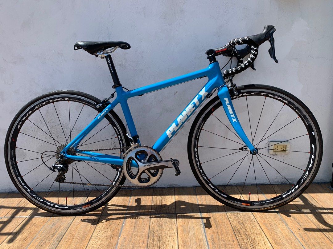 Planet x carbon best sale fibre road bike