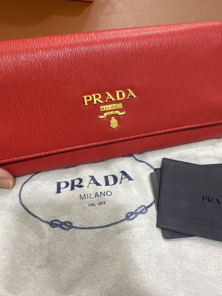 Prada wallet sg hotsell