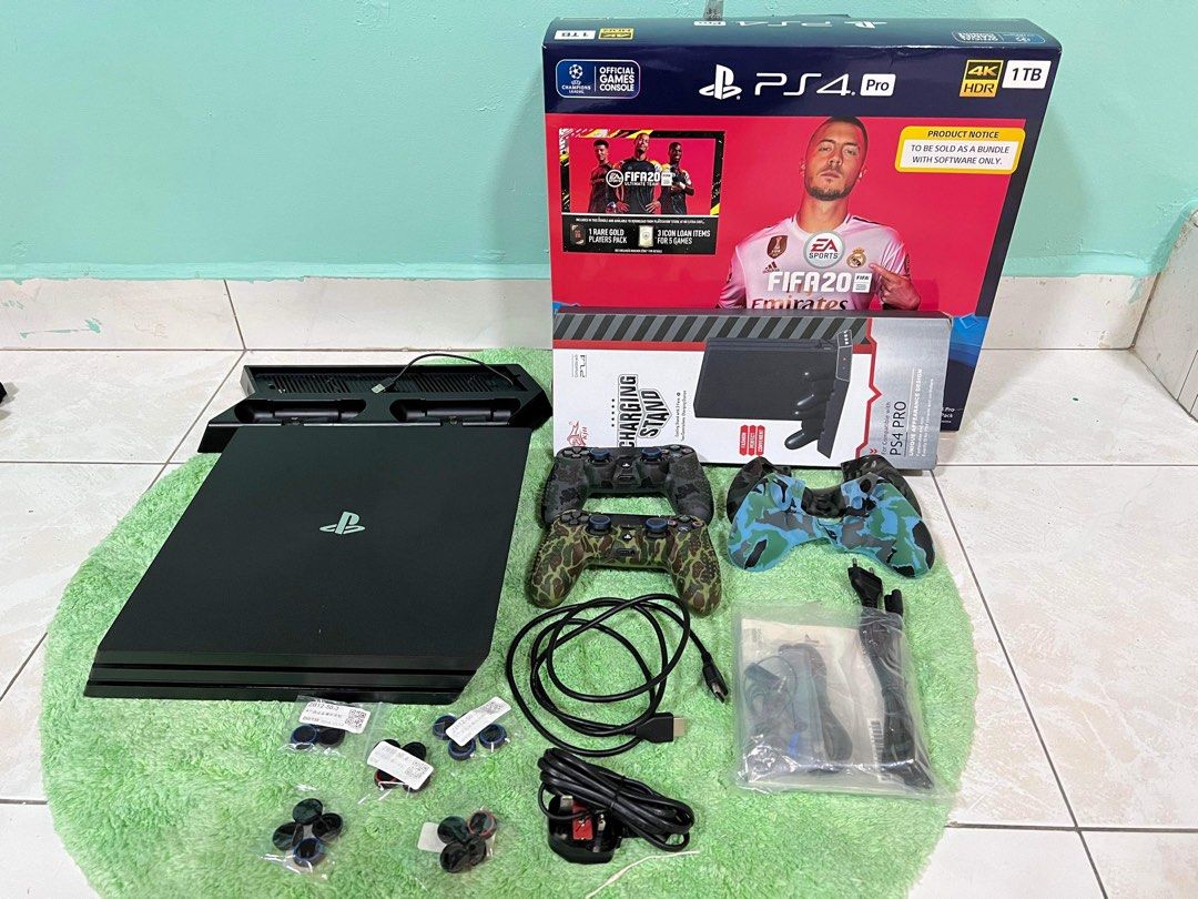 Ps4 fifa store 20 two controllers