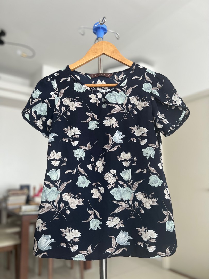 Samlin Navy Blue Floral Blouse, Women's Fashion, Tops, Blouses on Carousell