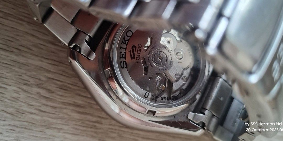 Seiko 5 automatic transparent back store