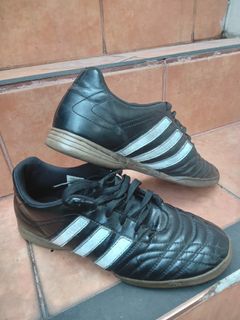Sepatu Futsal