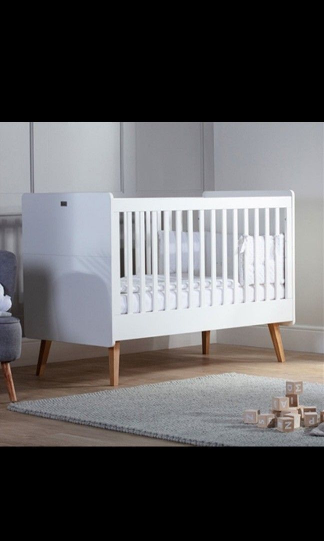 Silver cross brighton cot best sale bed