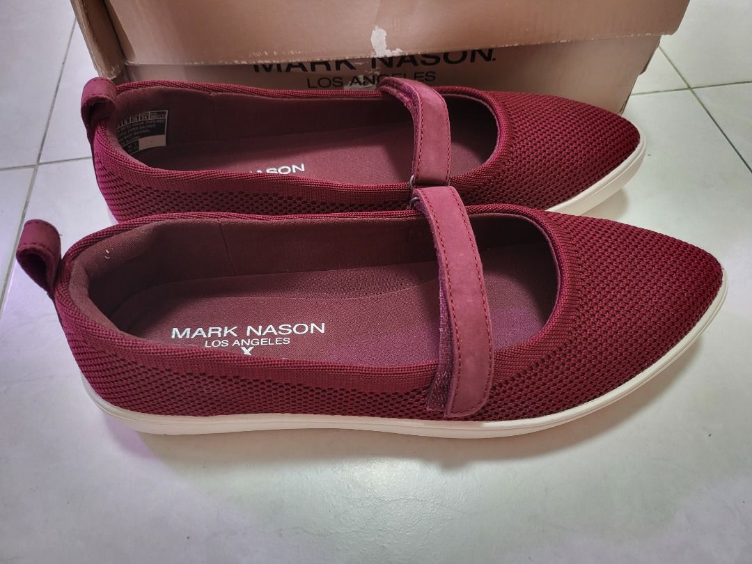 Skechers shop red flats